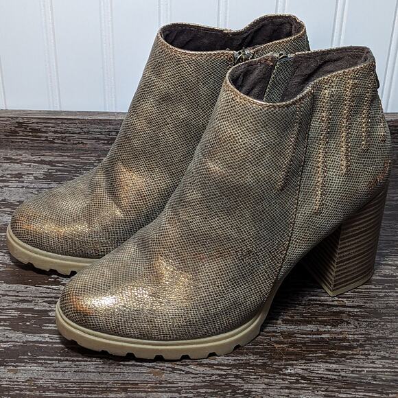 Blowfish Women's Gold Metallic Stacked Heel Side Zip Ankle Boot Size 8 - Picture 3 of 7